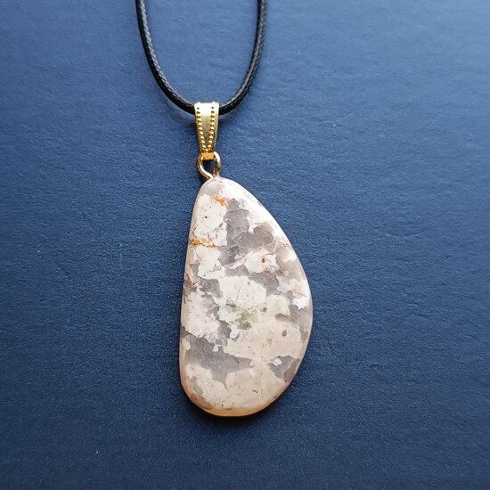 Burtnieku akmens kulons