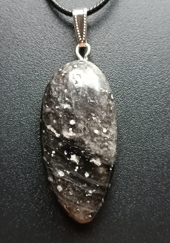 Sniegpārslu obsidiāns