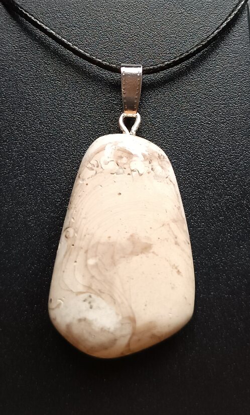 Burtnieku akmens kulons