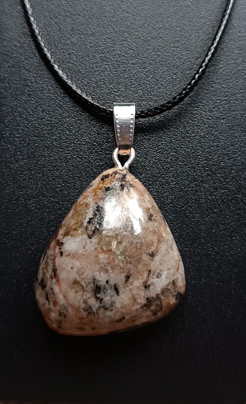 Burtnieku akmens kulons