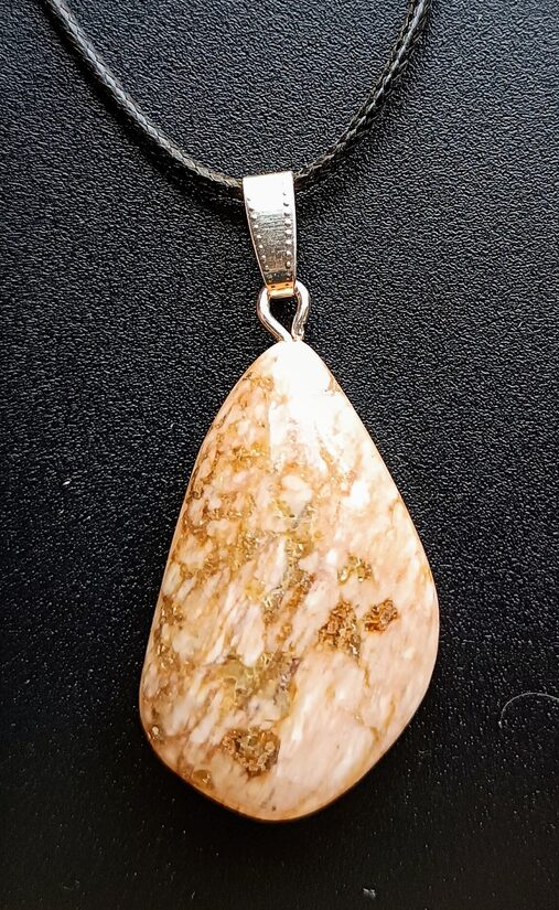 Burtnieku akmens kulons