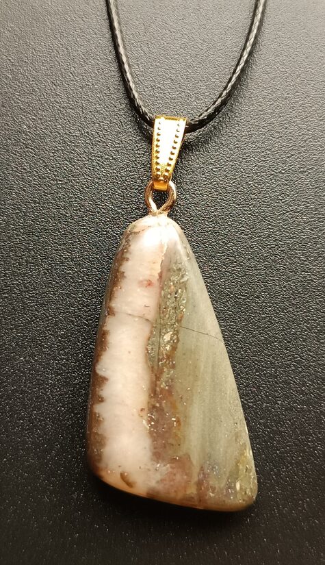 Burtnieku akmens kulons