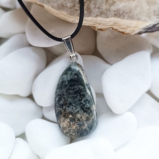 Burtnieku akmens kulons