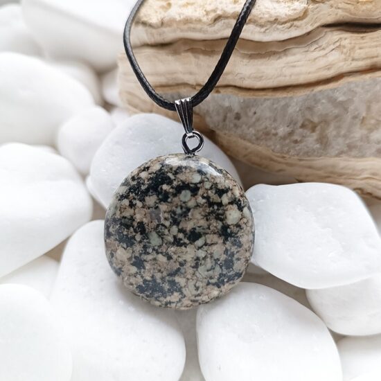 Burtnieku akmens kulons