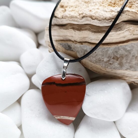 Sarkanās jašmas kulons