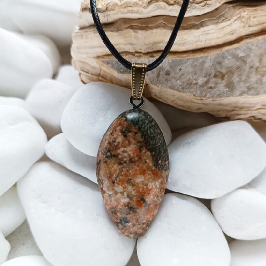 Burtnieku akmens kulons