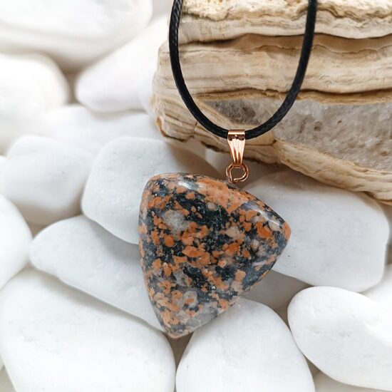 Burtnieku akmens kulons