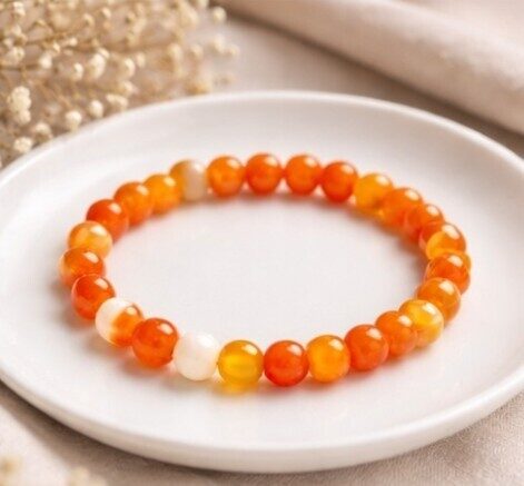 Karneola rokassprādze